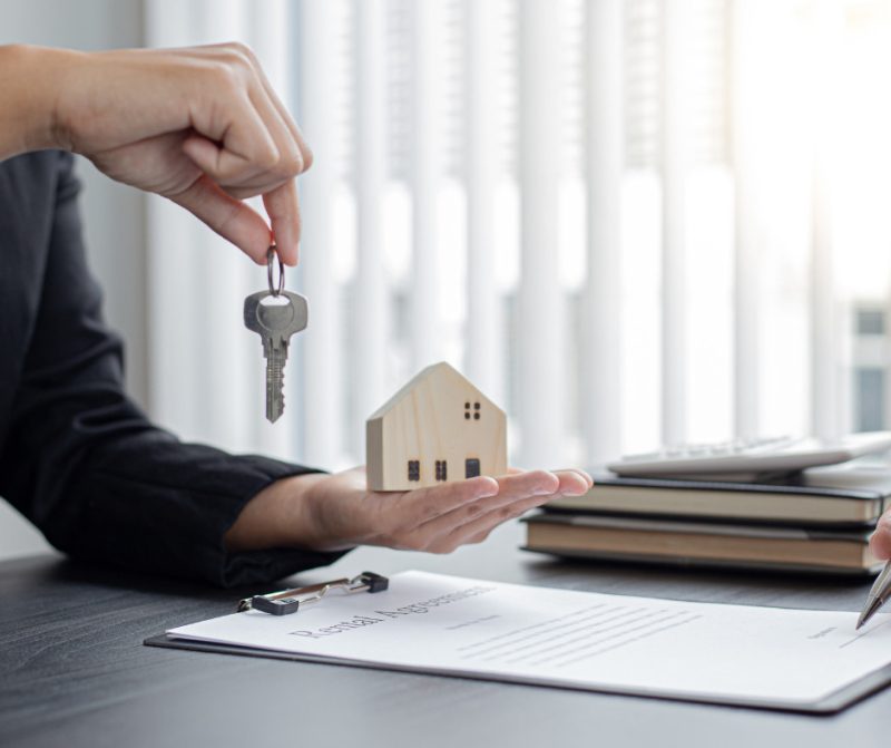 Wynajmujący nie chce oddać kaucji za mieszkanie – co możesz zrobić?